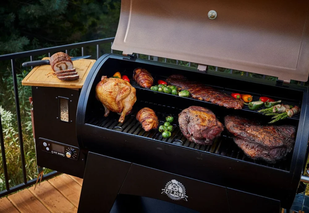 how does wood pellet grill work